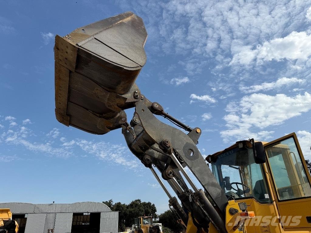 Volvo L 90 E  휠로우더