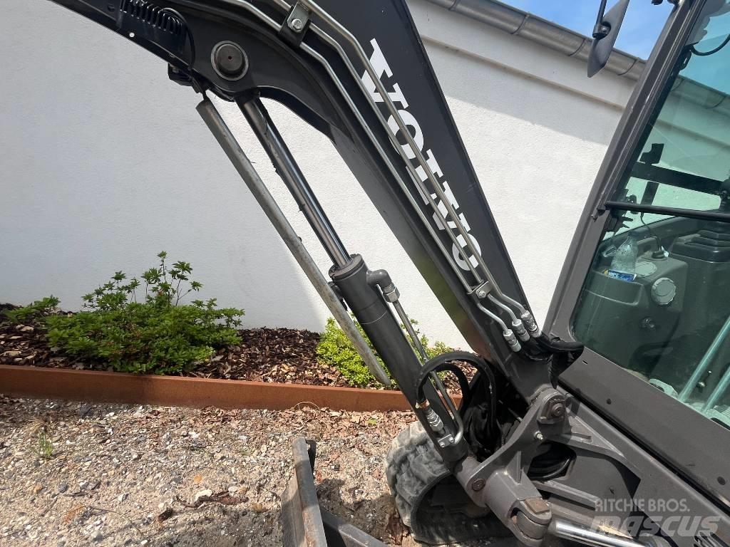 Volvo ECR 25 D 소형 굴삭기 7톤 미만