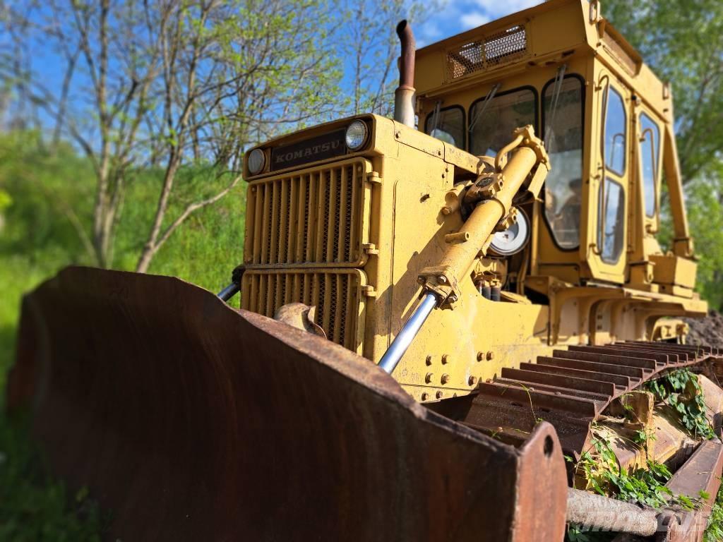 Komatsu D85A 크롤러 도저