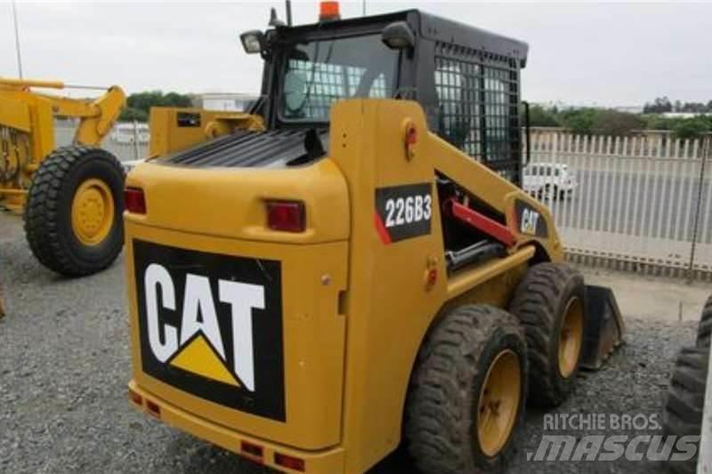 CAT 226B3 기타 트럭