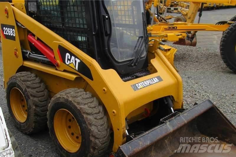 CAT 226B3 기타 트럭