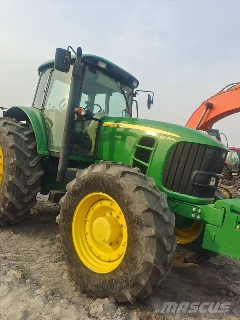 John Deere 6J-2104 트랙터