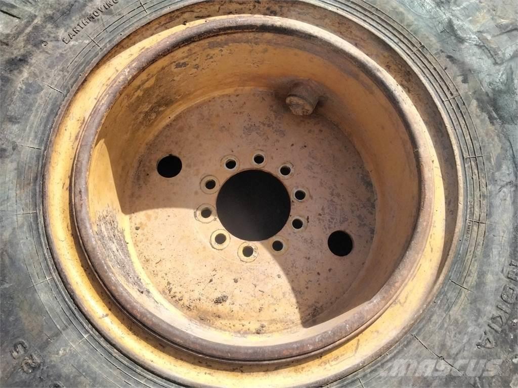 Rottne 2004 14-25 타이어, 휠 및 림