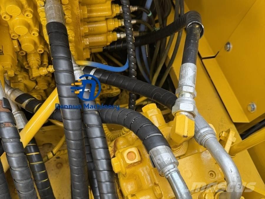 Komatsu PC 300 대형 굴삭기 29톤 이상