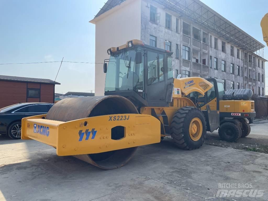 XCMG XS 223 J 싱글 드럼 롤러