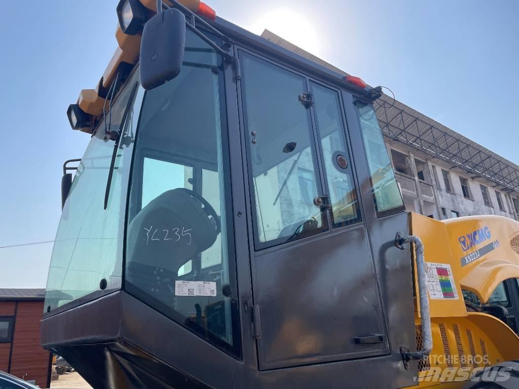XCMG XS 223 J 싱글 드럼 롤러