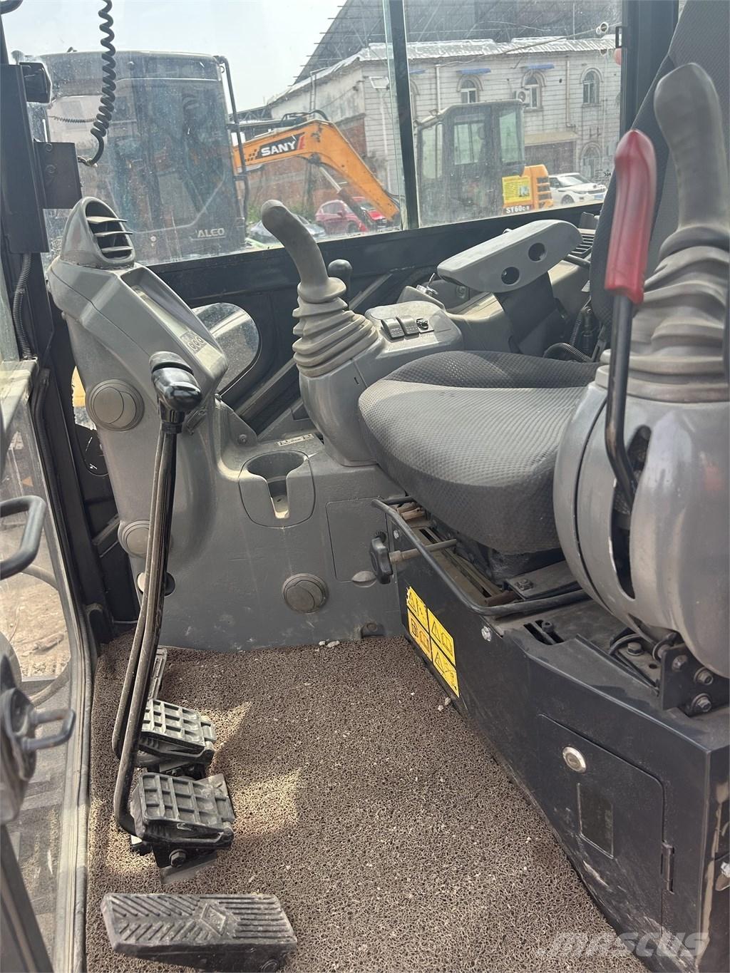 Hitachi ZX 55 소형 굴삭기 7톤 미만