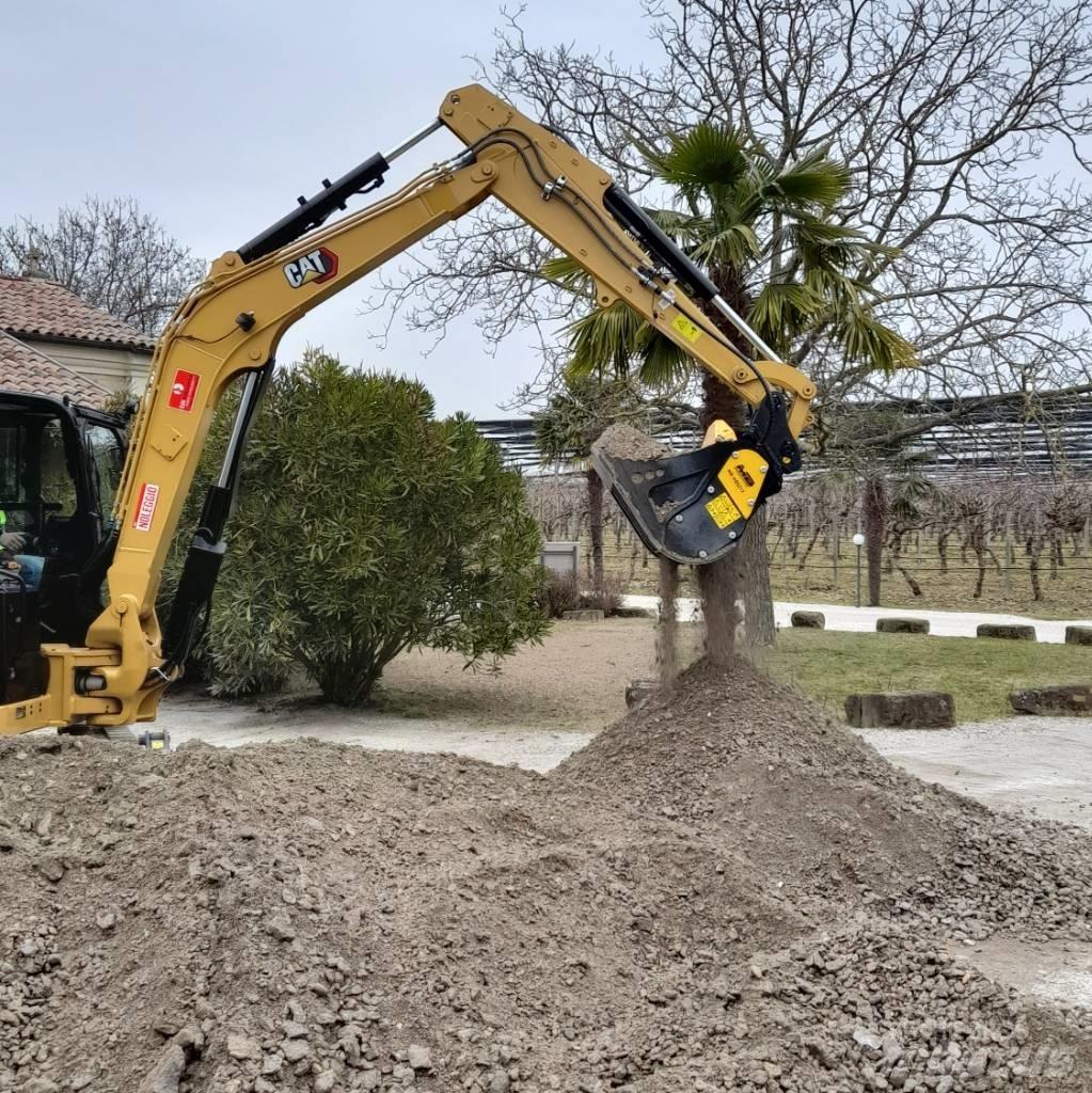 MB Crusher MB-HDS212 스크리너