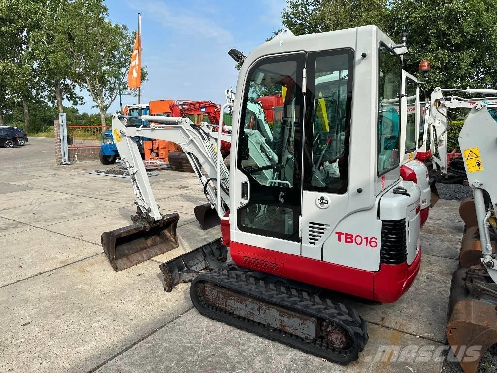 Takeuchi TB 016 R 소형 굴삭기 7톤 미만