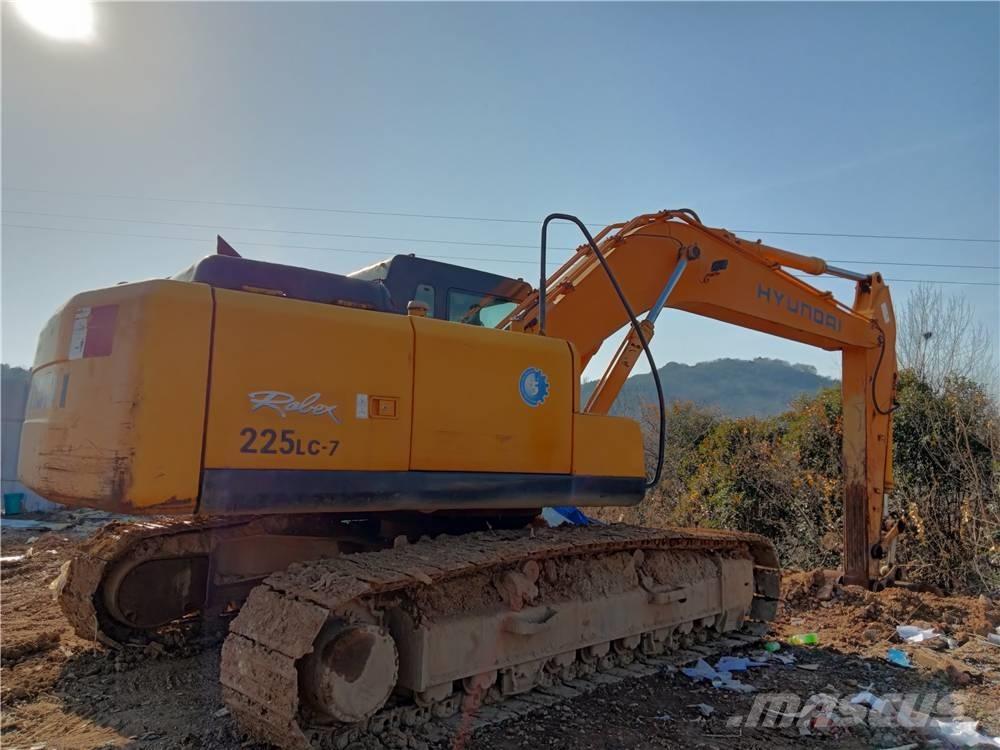 Hyundai R225LC-7 대형 굴삭기 29톤 이상