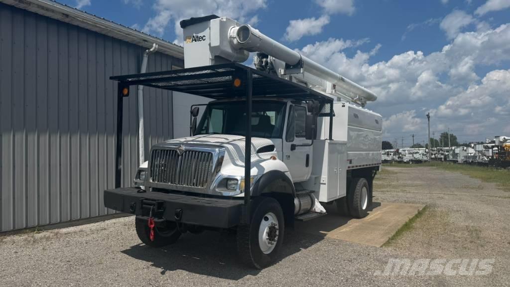 Altec LRV55 트럭 탑재 고소작업대
