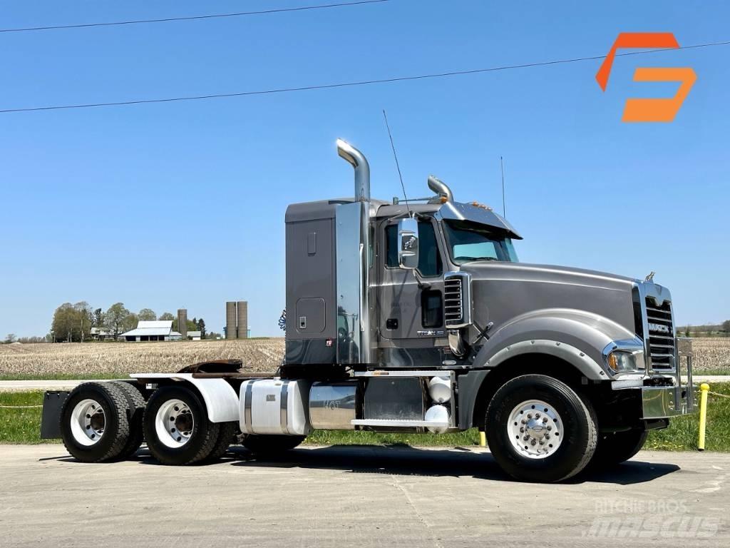 Mack Titan TD 713 새시 운전실 트럭