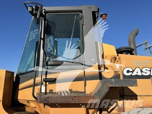 CASE 821C  휠로우더