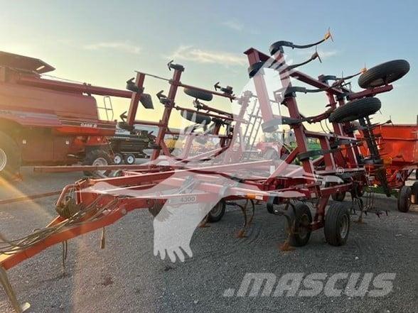 Case IH 4300 경운기