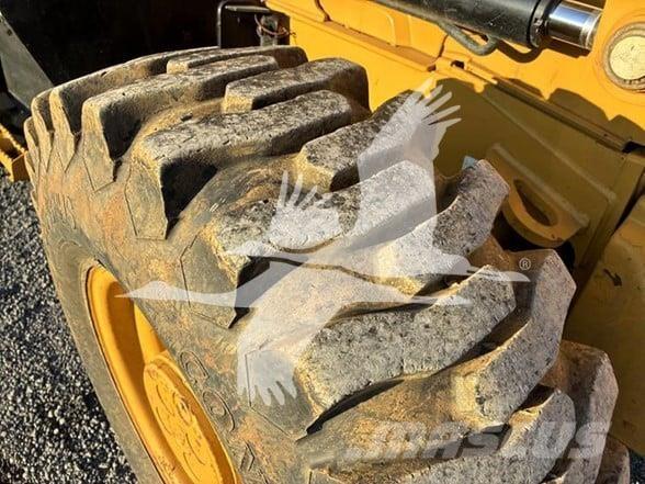 CAT 415F2 백호로더