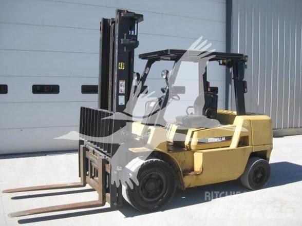 CAT DP40KL 디젤 지게차