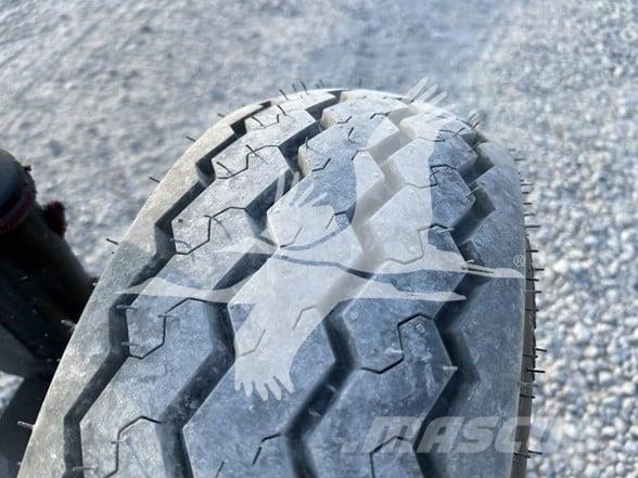 E-Z Trail 680 기타 트레일러