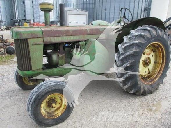 John Deere 820 트랙터