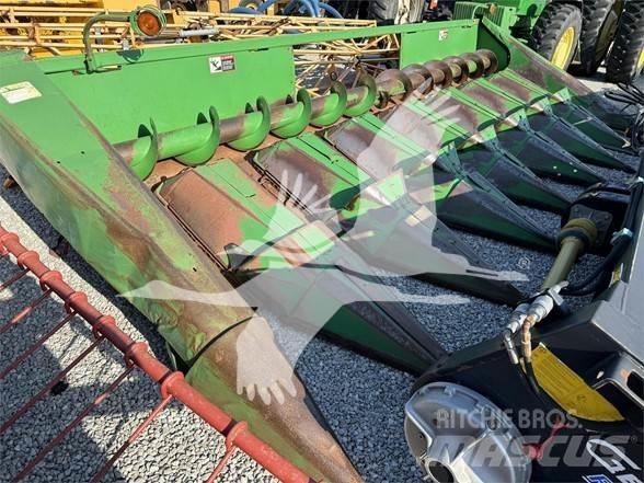 John Deere 843 콤바인 헤드