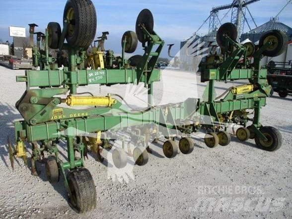 John Deere 85 줄뿌림 작물 경운기