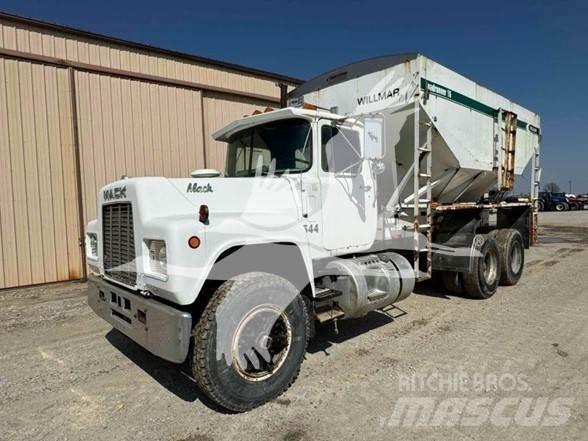 Mack R686ST 건설 장비 - 기타