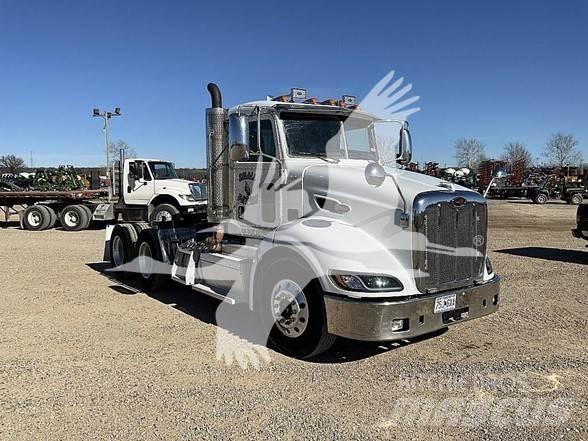 Peterbilt 384 트랙터 유닛