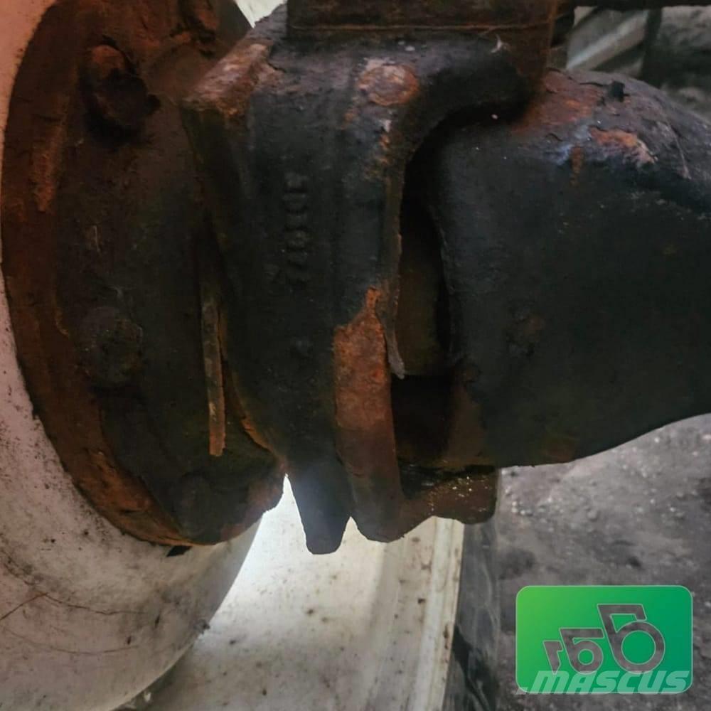 Valmet 8350. Parts 트랙터