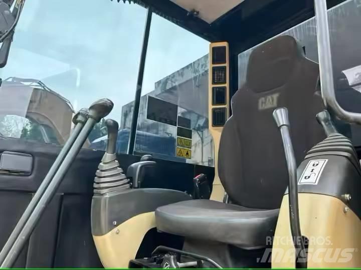 CAT 306 E2 소형 굴삭기 7톤 미만