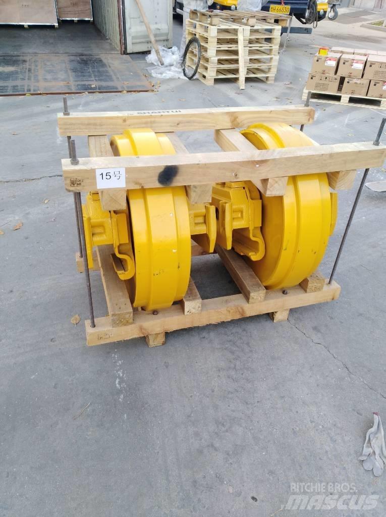 Komatsu D85E-18 트랙, 체인 및 언더캐리지