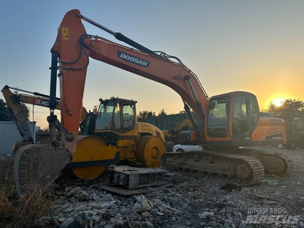 Doosan DX220LC-9 대형 굴삭기 29톤 이상