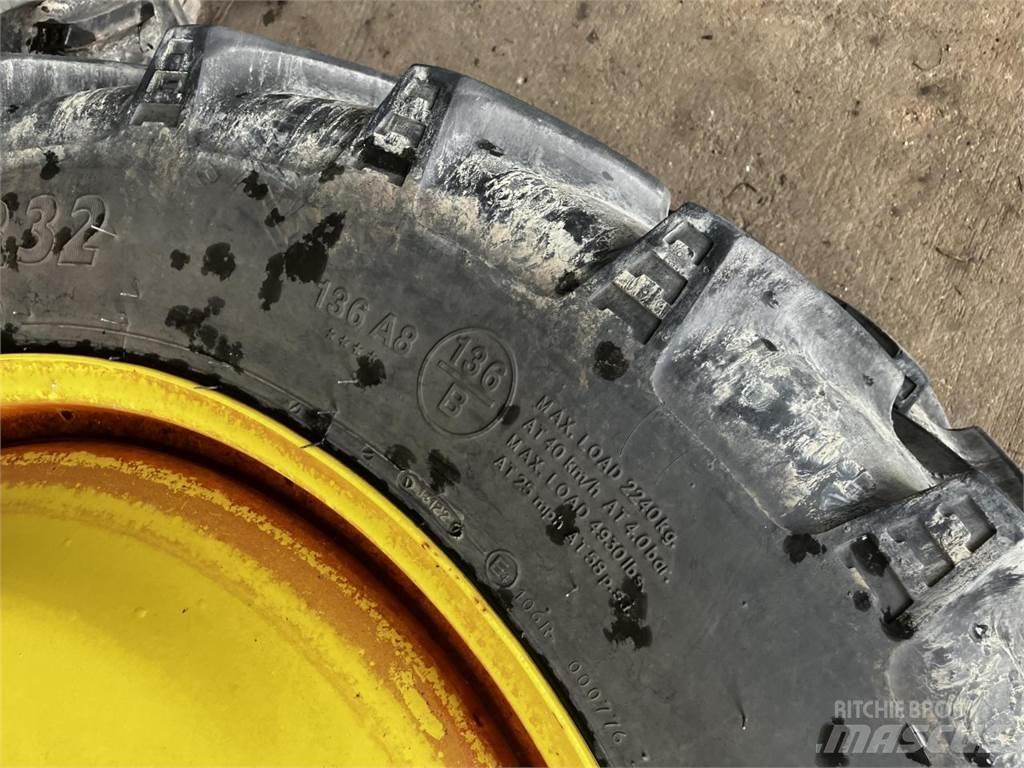BKT 270/95R32 타이어, 휠 및 림