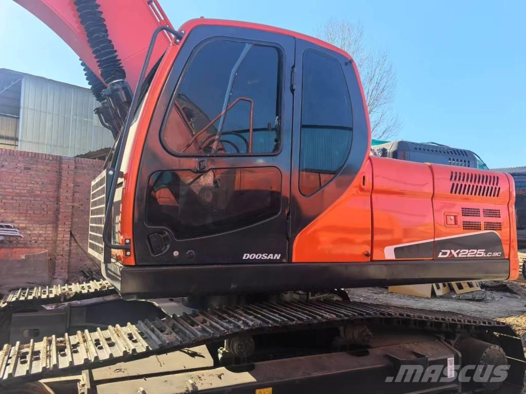 Doosan DX 225 LC 대형 굴삭기 29톤 이상