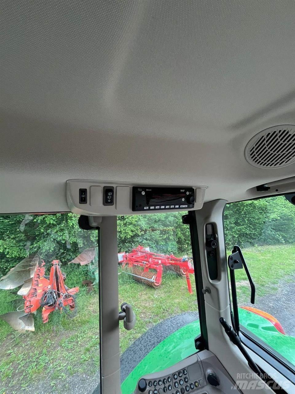 John Deere 6120M 트랙터