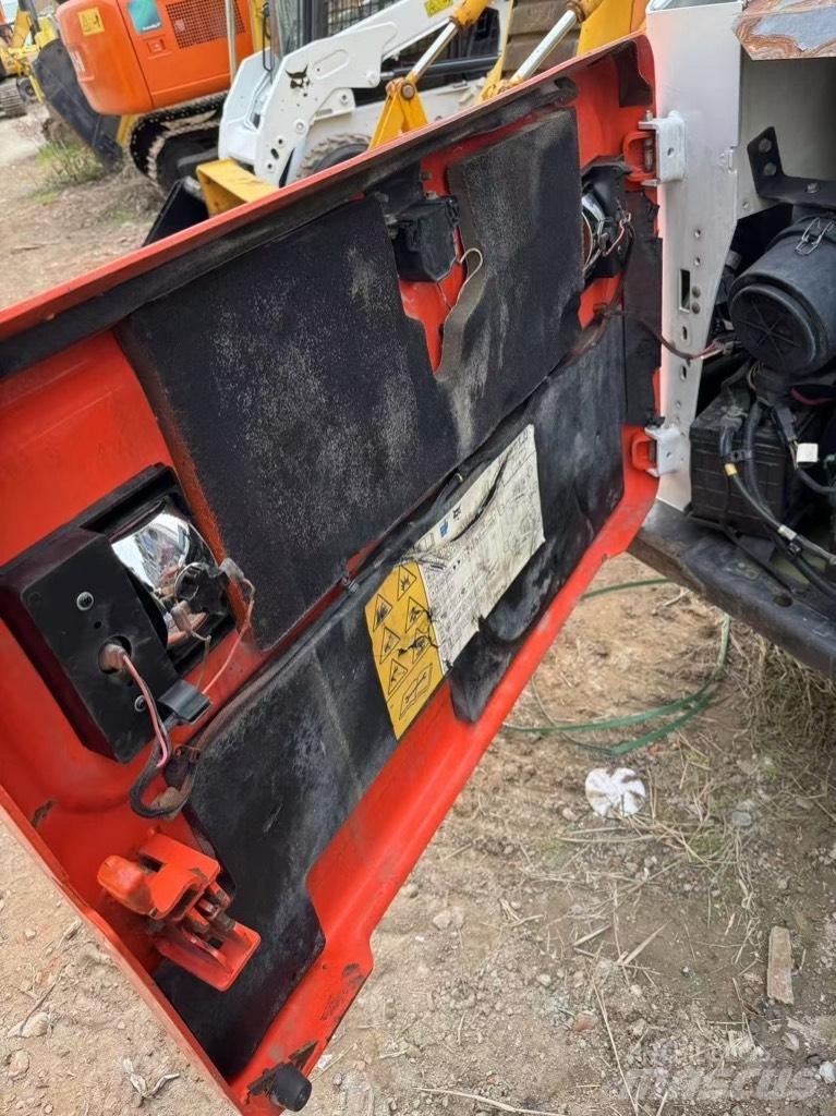 Bobcat S 550  스키드로더