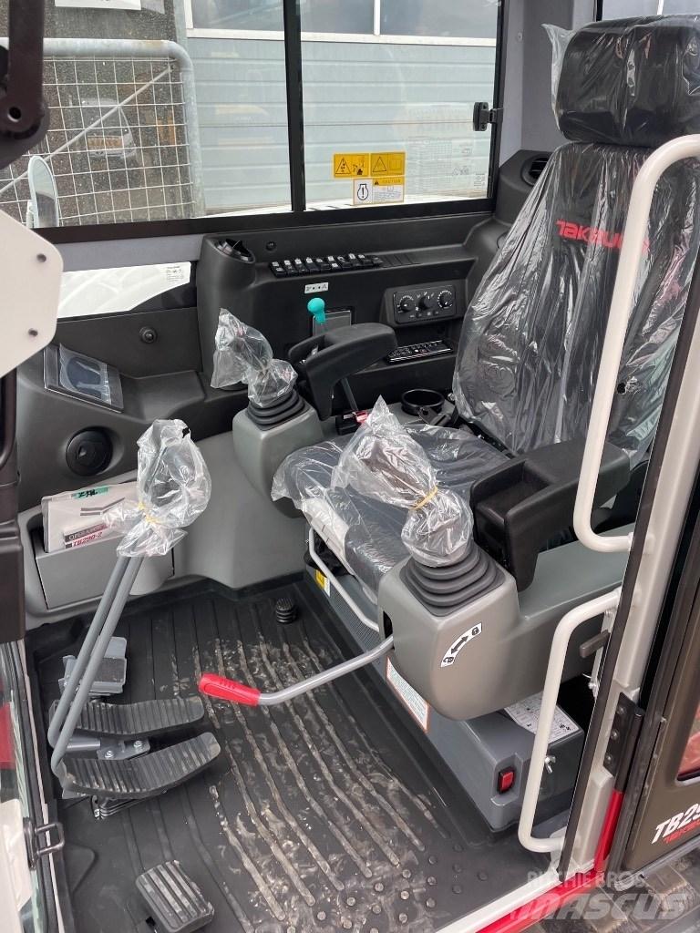 Takeuchi TB290-2 중형굴삭기 7톤-28톤