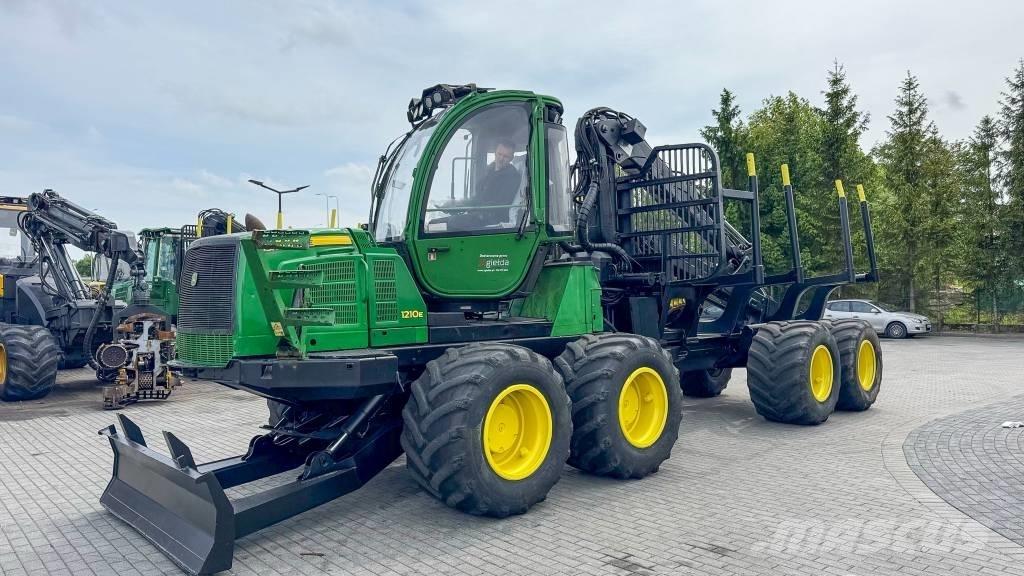 John Deere 1210E 원목 포워더