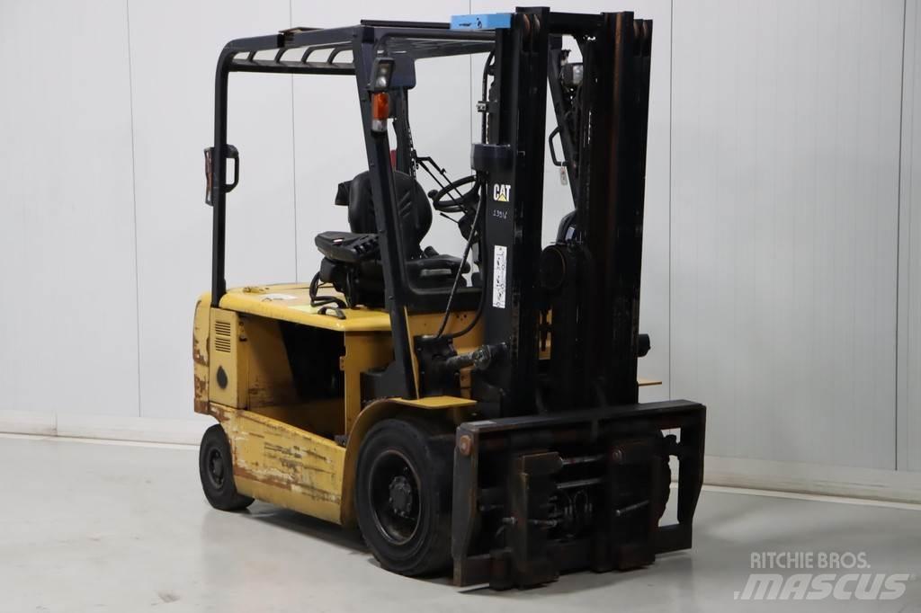 CAT EP35KPAC 전동 지게차
