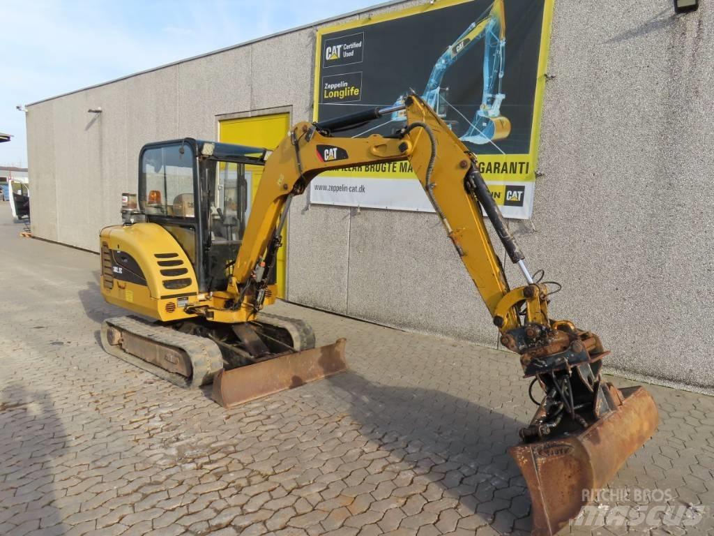 CAT 302.5 C 소형 굴삭기 7톤 미만