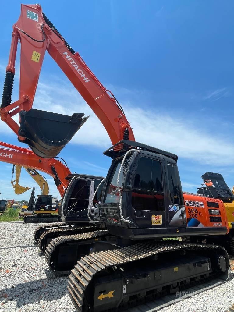 Hitachi ZX 200 대형 굴삭기 29톤 이상