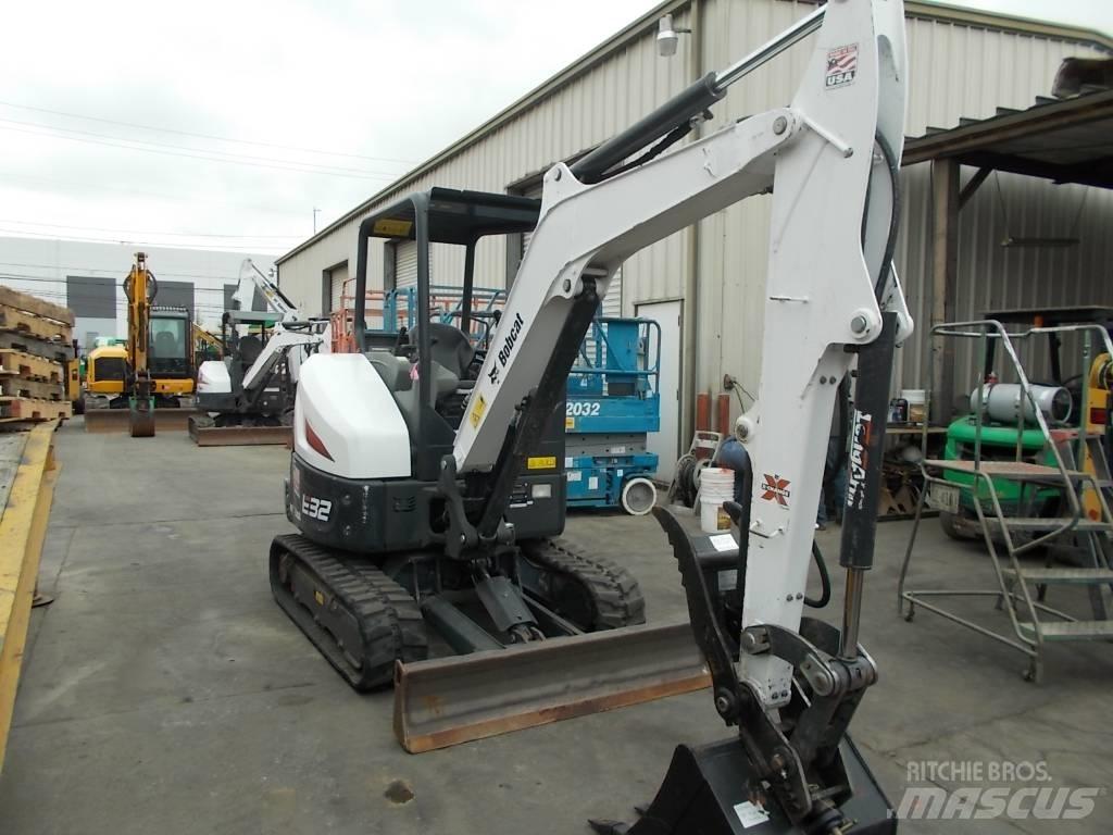 Bobcat E32i 소형 굴삭기 7톤 미만