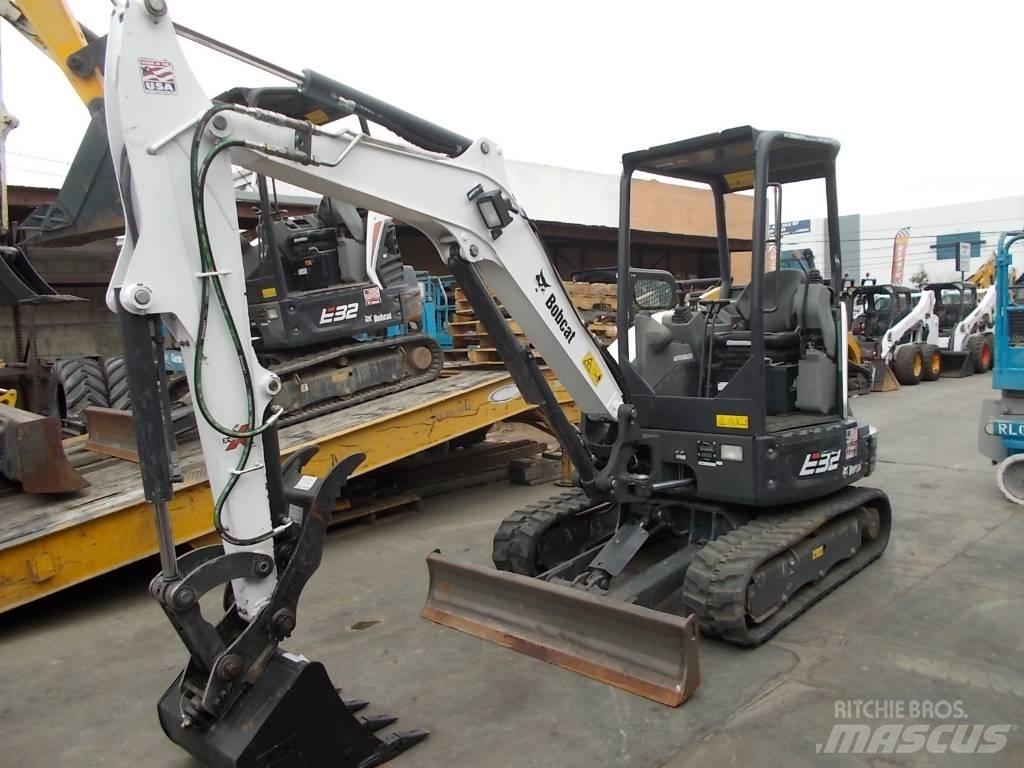 Bobcat E32i 소형 굴삭기 7톤 미만