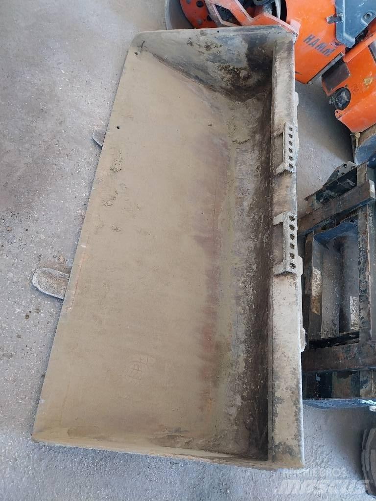 Bobcat S 770  스키드로더