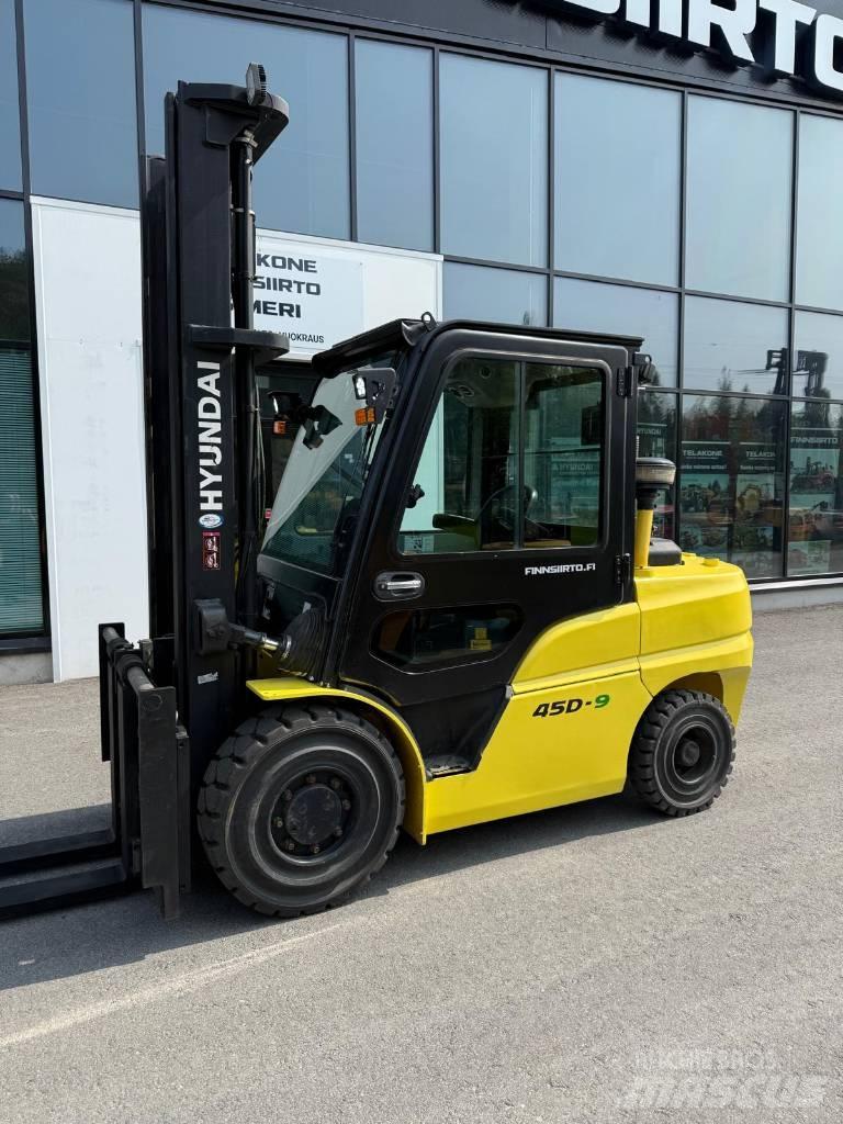 Hyundai 45 D-9 디젤 지게차