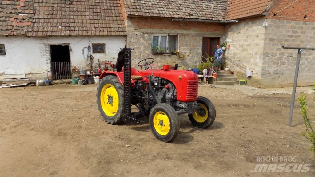 Steyr T 84 트랙터