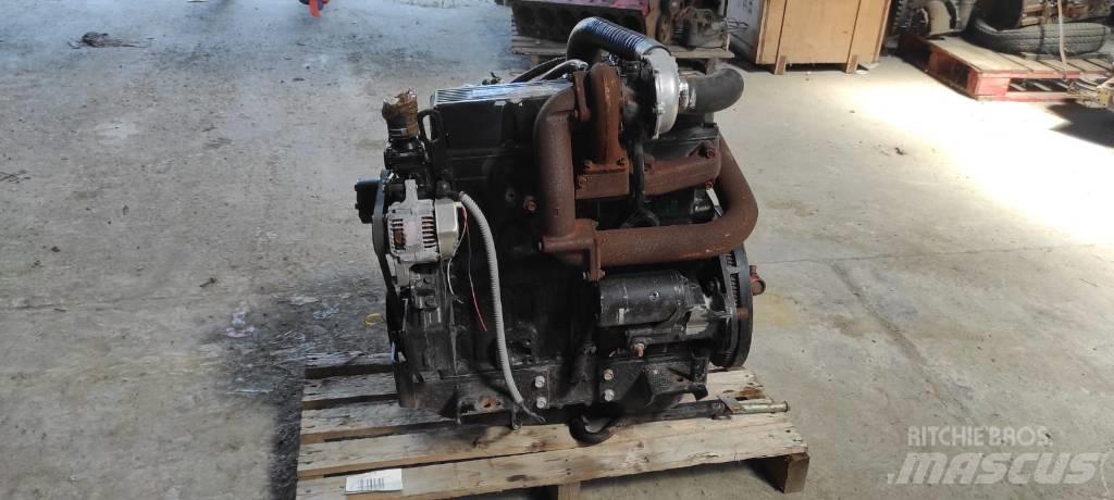 Yanmar 4TNE100 엔진