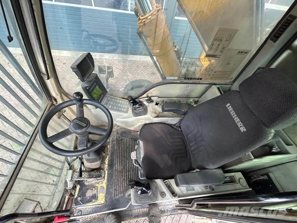 Liebherr A924C 폐기물/산업 처리기