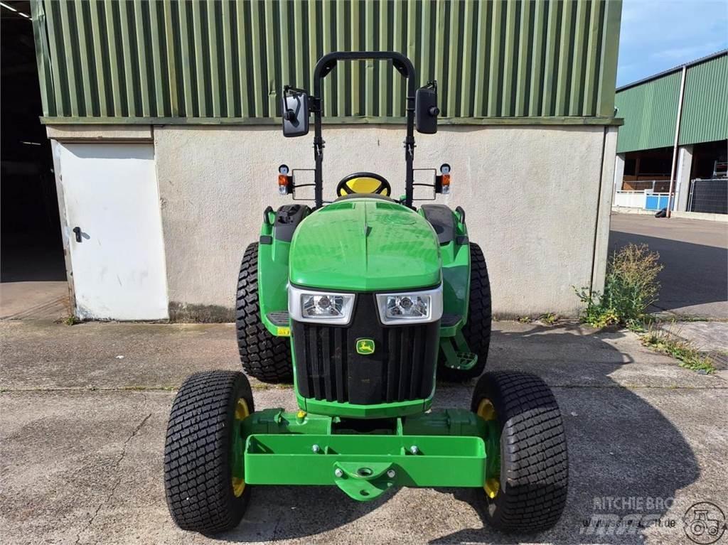 John Deere 4052M 소형 트랙터