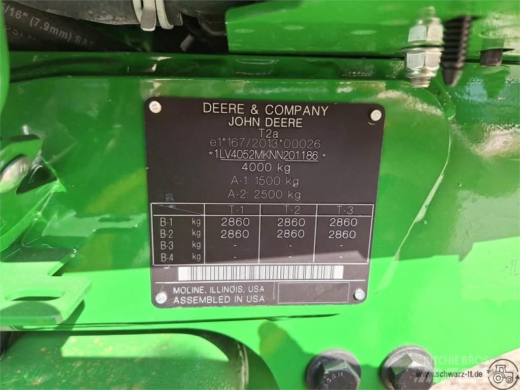 John Deere 4052M 소형 트랙터