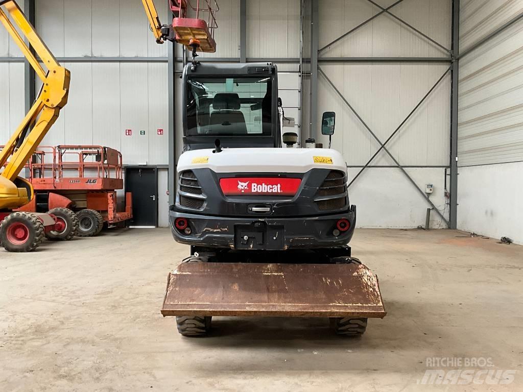 Bobcat E 57 W  휠 굴삭기