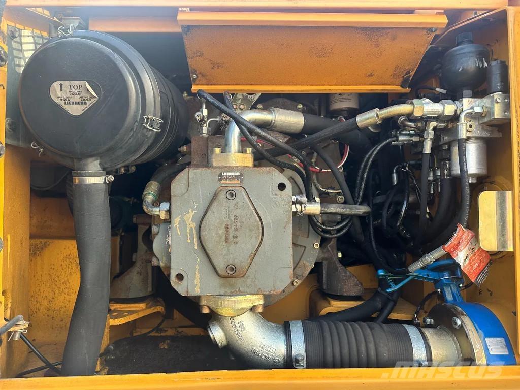 Liebherr A900 C  휠 굴삭기